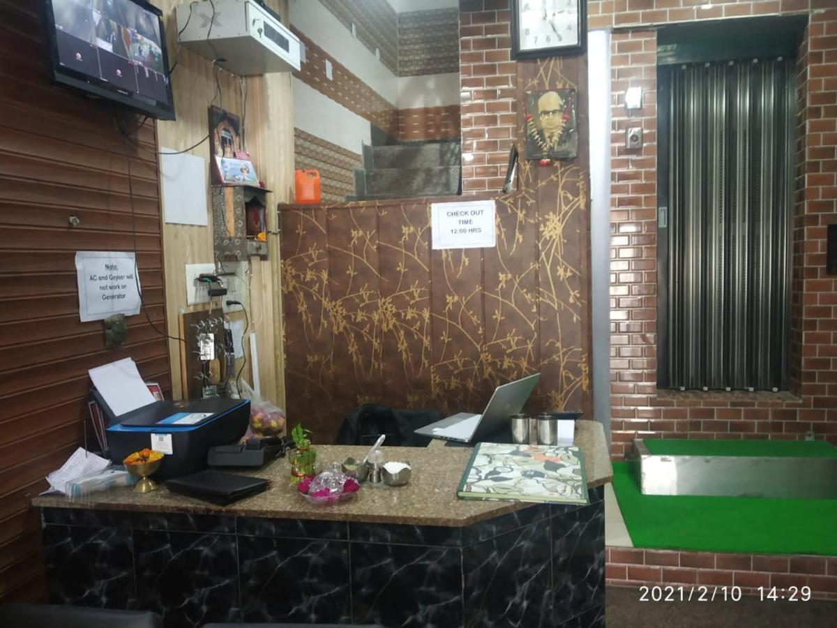 Hotel Aarti Darshan Haridwār Exteriör bild
