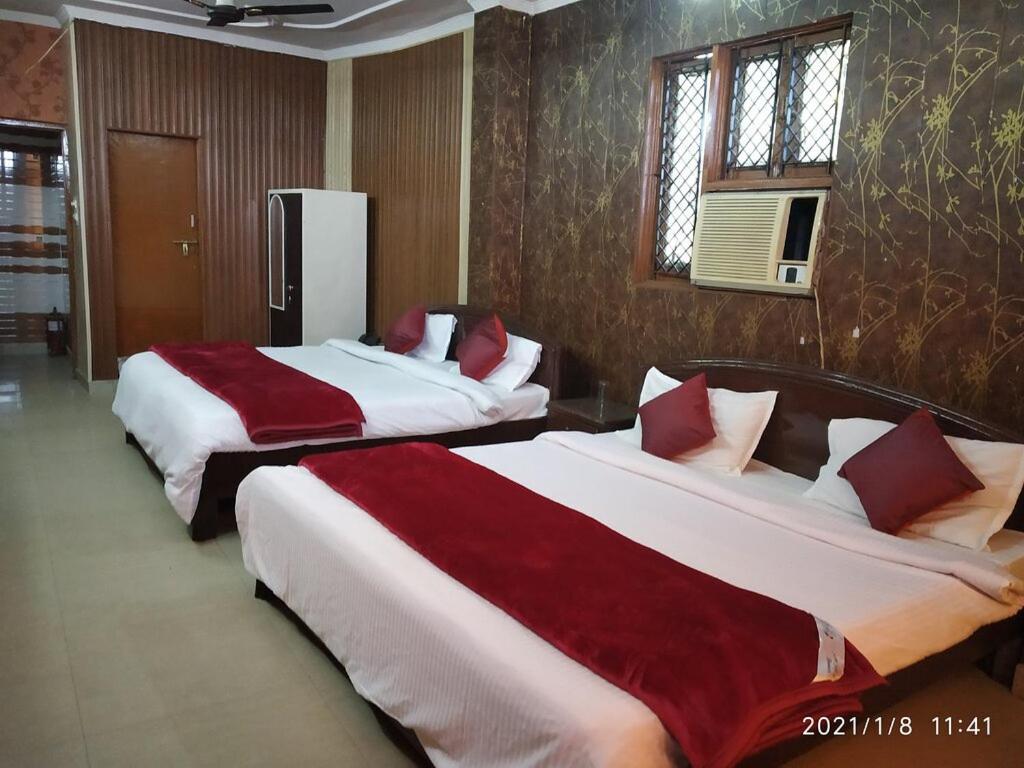 Hotel Aarti Darshan Haridwār Exteriör bild