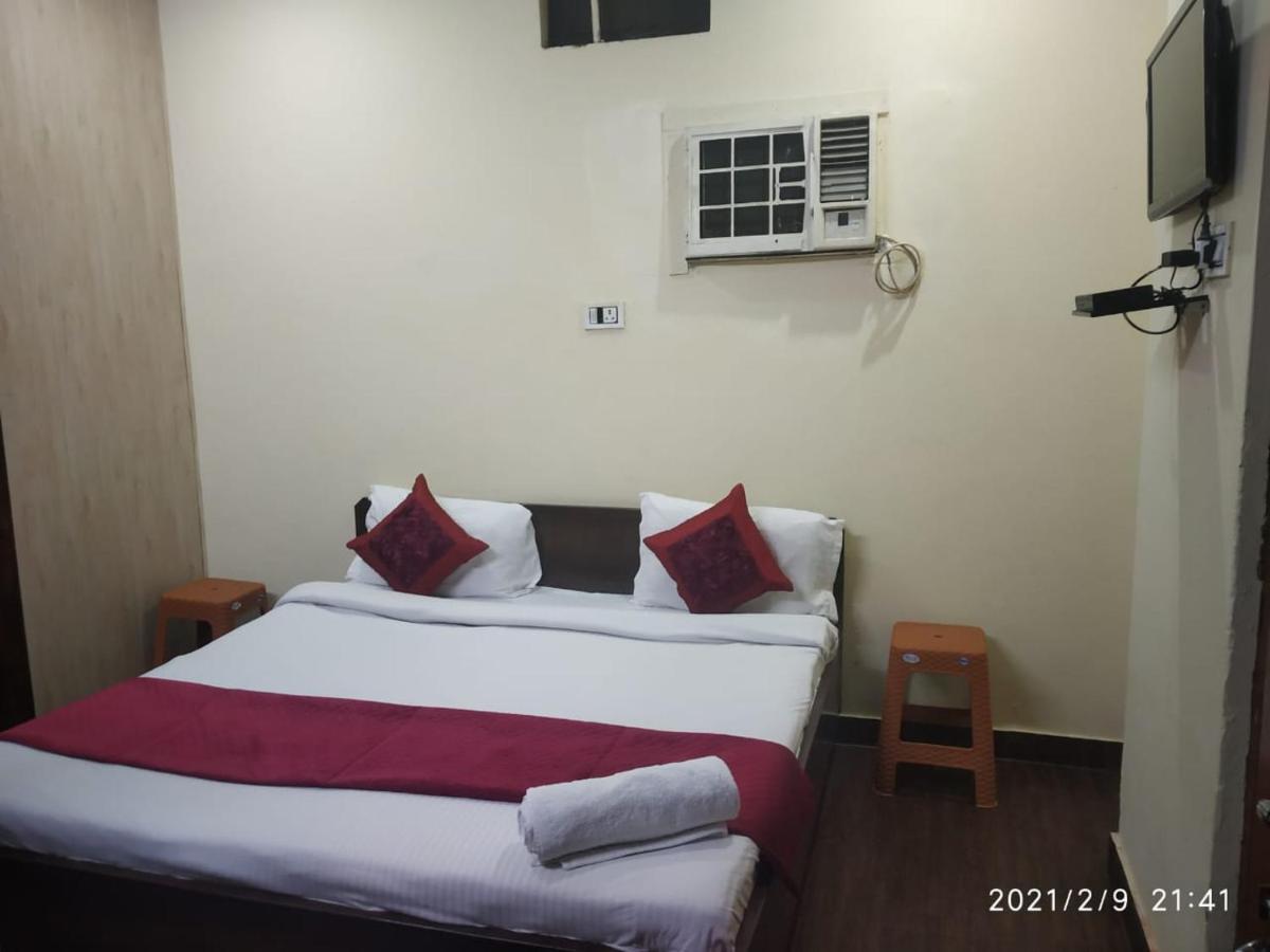 Hotel Aarti Darshan Haridwār Exteriör bild