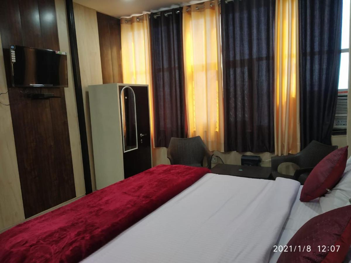 Hotel Aarti Darshan Haridwār Exteriör bild